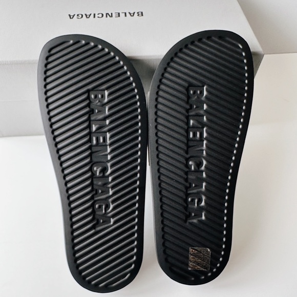 ✨New BALENCIAGA Logo Rubber Pool Slides Sandals Size 38 - Picture 7 of 10